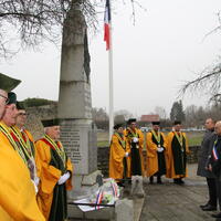 Célébration de la Saint Vincent. Le maire Yves Revel est accompagné par son homologue polonais Arthur Ludew, maire de Szydlowiec.
